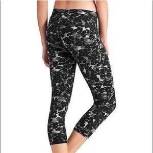 Athleta Cheetah Chaturanga Crop Leggings Small Super Soft Like New Condition